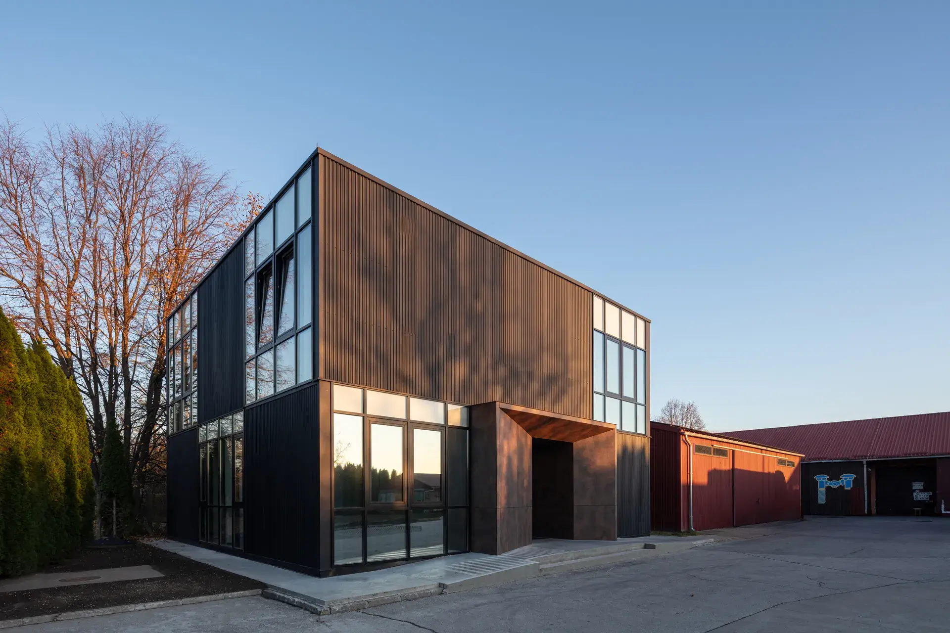 Exim Office HQ Cover